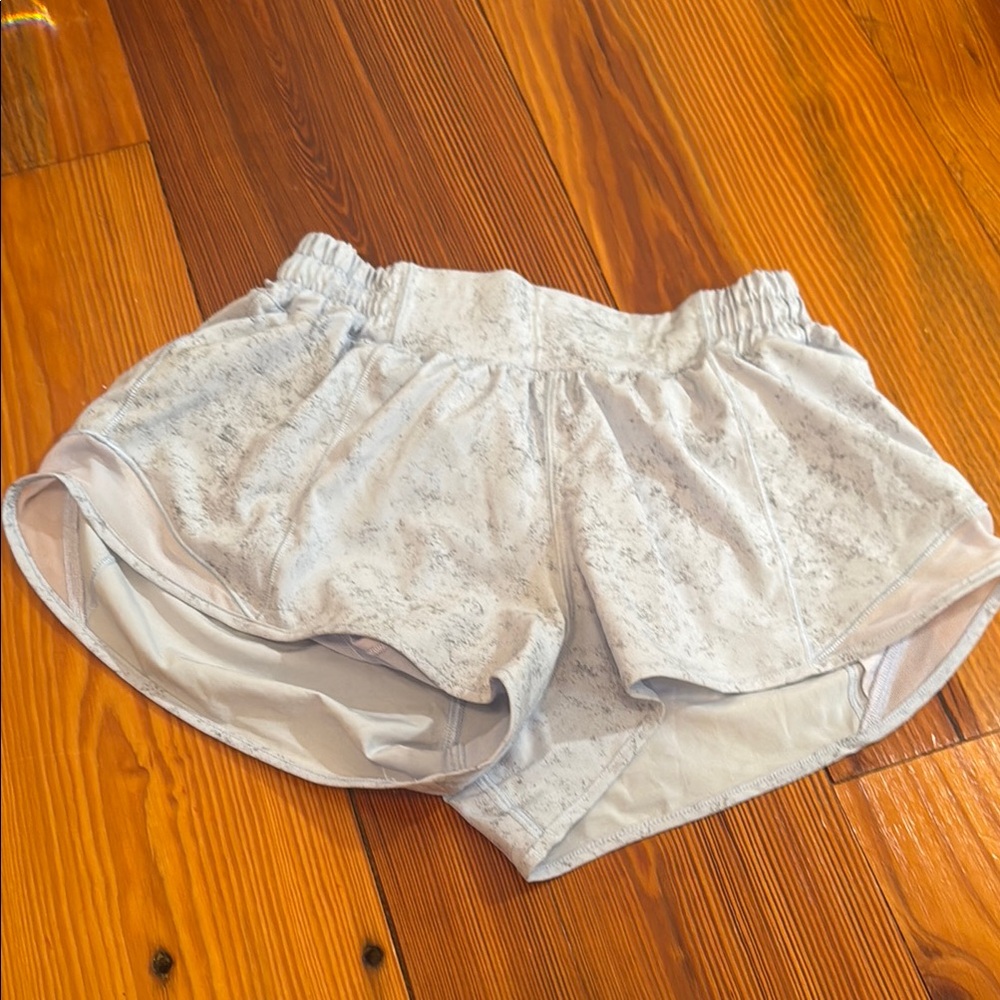 Lululemon Athletica Light Purple, black specs Athletic Hotty Hot Shorts 2.5 Inch